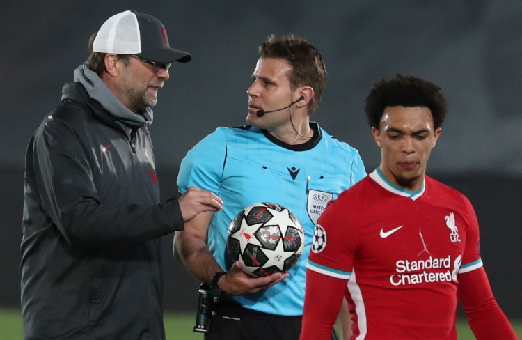 费迪南德：姆伯莫态度严谨且敬业，他能给曼联带来积极的影响