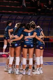 隐蔽骗术：揭秘“假直播流”在非法视讯博彩中的应用。（揭开非法视讯博彩“假直播流”的黑幕）