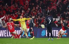 松井秀喜在日职展现“酷斯拉”威能，单季敲出超过 40 支全垒打